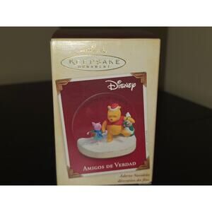Hallmark Keepsake Ornament Amigos De Verdad Winnie The Pooh Piglet 2005 Spanish